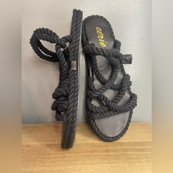 aerie Shoes - NWT Aerie Rope Sandals Women’s Black Size 8